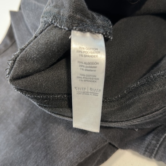 White House Black Market Mid-Rise Skinny Ankle Jean in Black. Size XL. - Picture 6 of 7